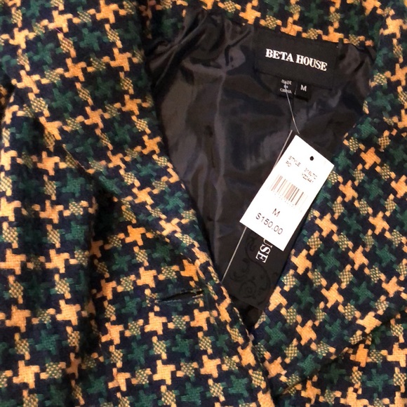 Never wore before Beta House green, yellow, and black. Size Medium - Picture 2 of 5